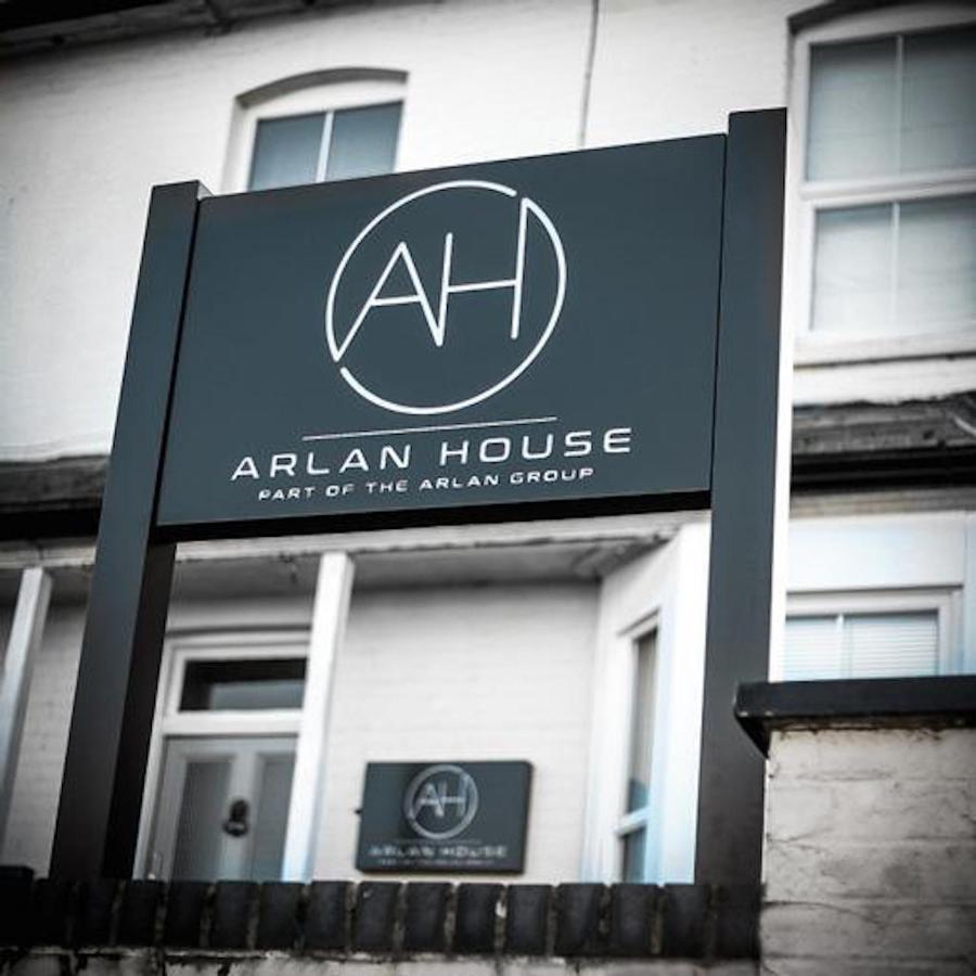 Arlan House, Central Basingstoke Hotel ภายนอก รูปภาพ